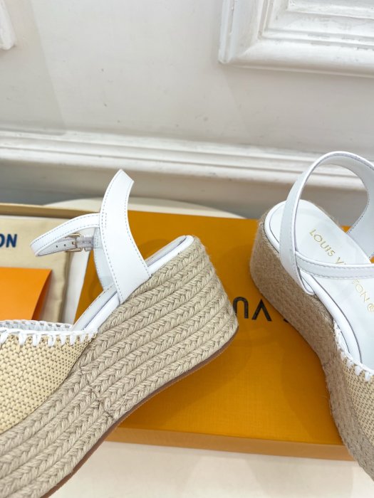 Босоножки фото 8