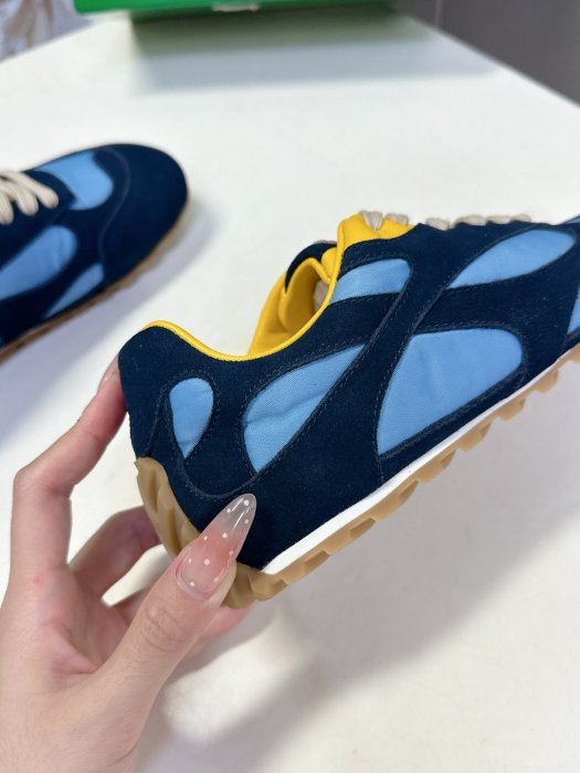 Кросівки жіночі фото 8