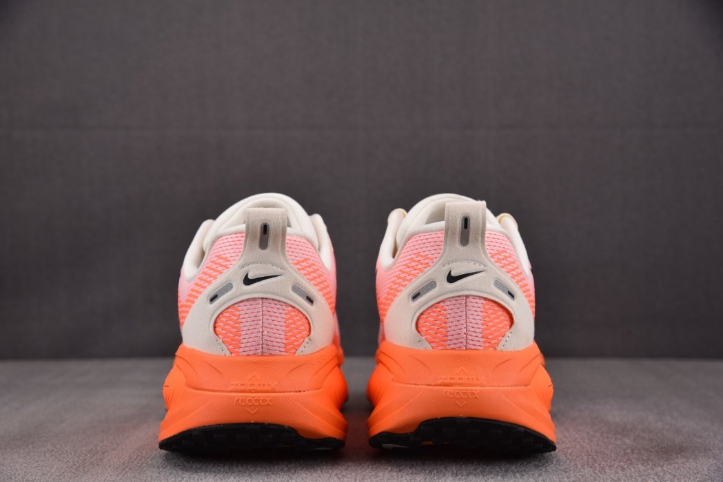 Кроссовки Vomero 18 Atmosphere Pink фото 5