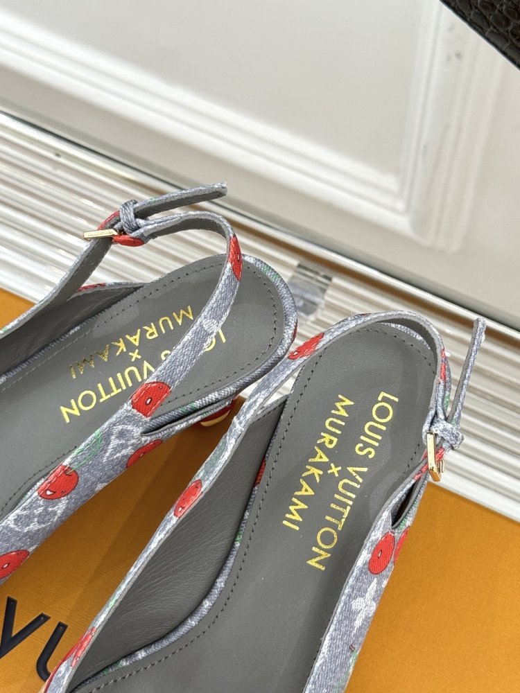 Босоножки фото 8