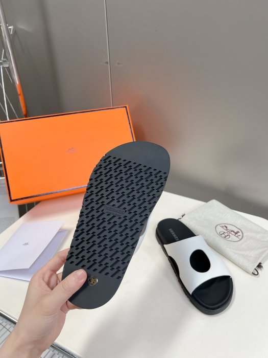 Шлепанцы женские фото 9