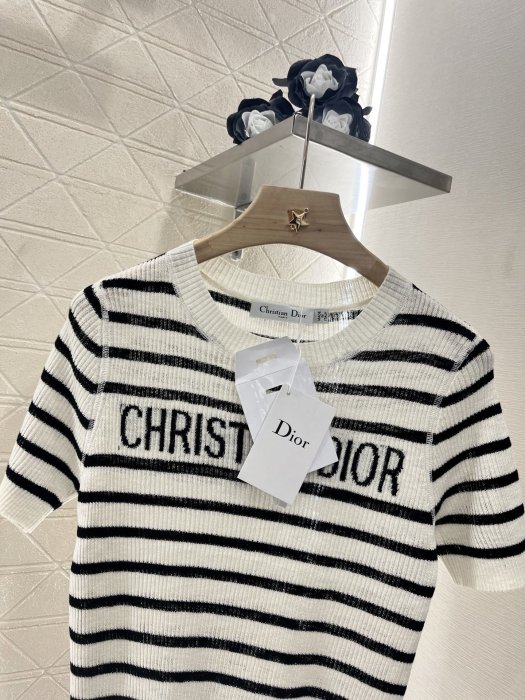 Футболка женская фото 3