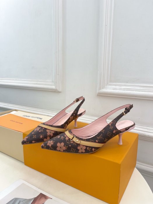 Босоножки фото 3