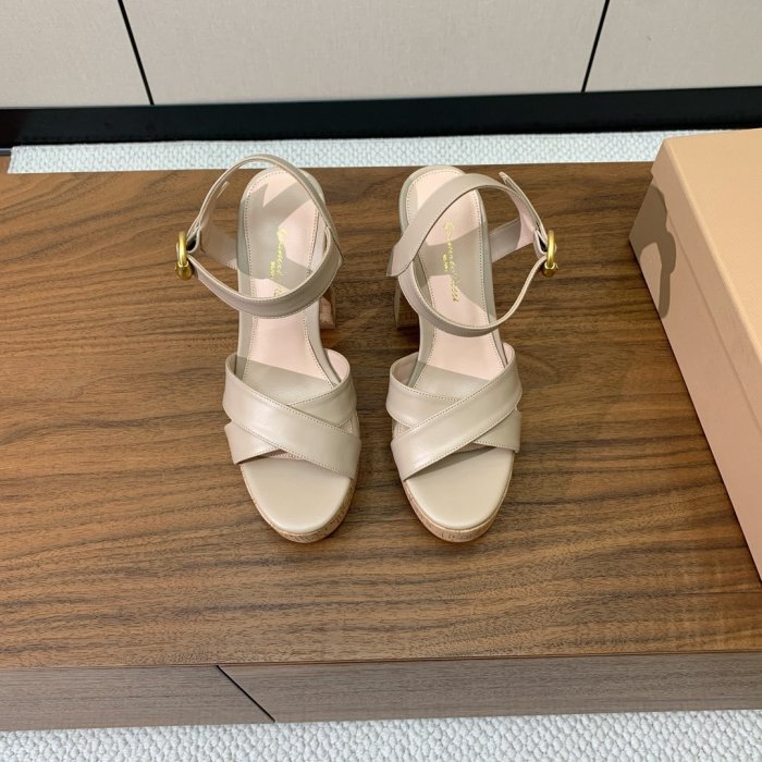 Босоножки фото 2