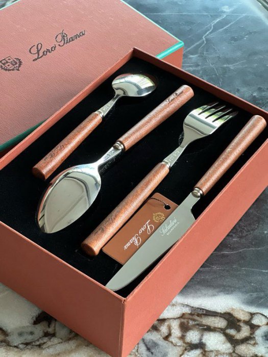 Набор столовых приборов из древесины махагони фото 6