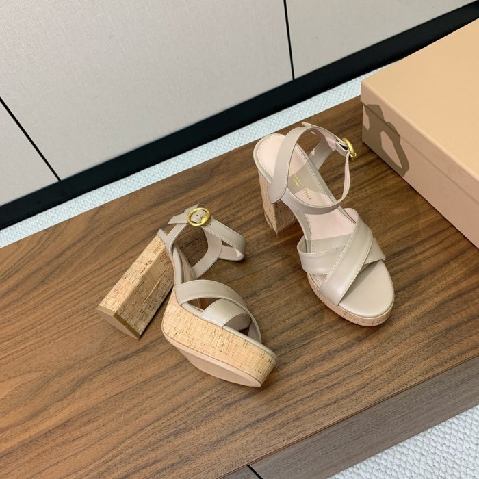 Босоножки фото 3