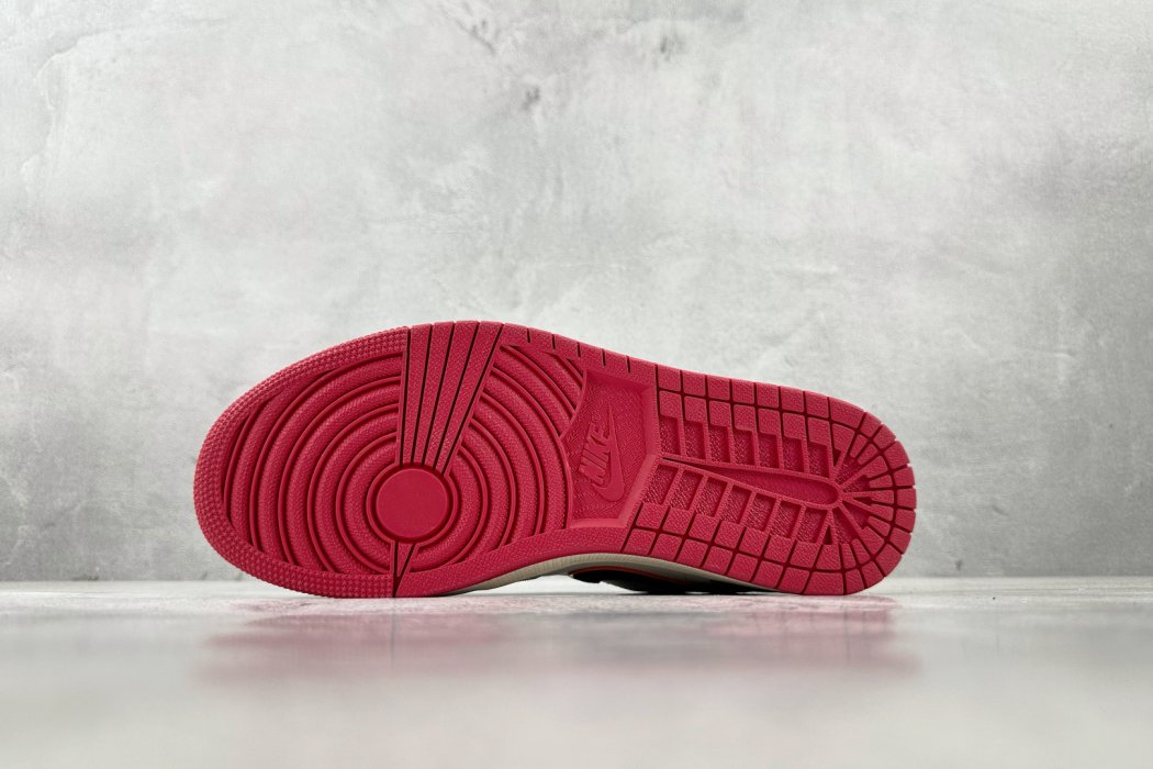 Кроссовки Air Jordan 1 LOW PREMIUM фото 4