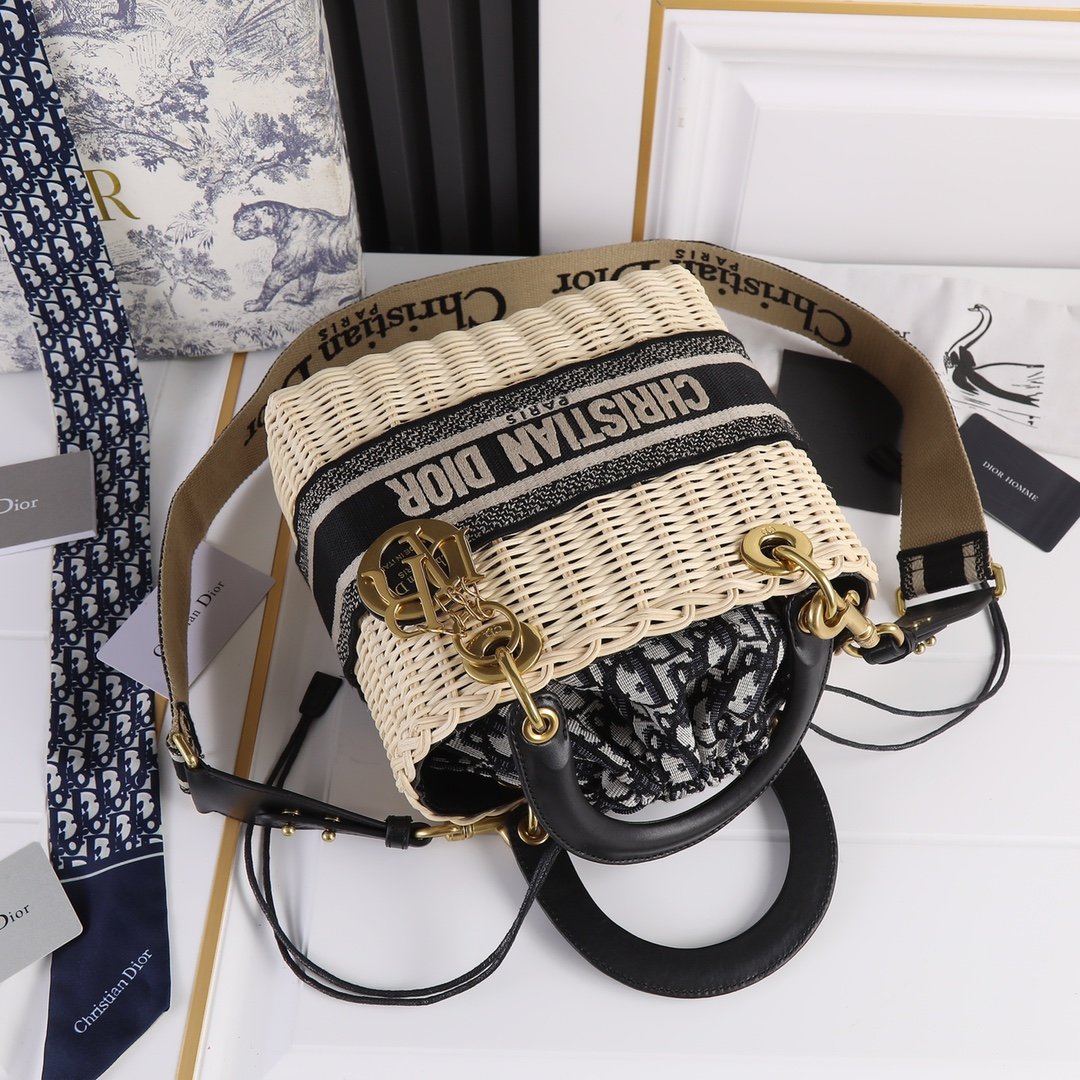 A bag Lady Dior Bag Natural Wicker Oblique 24 cm фото 4