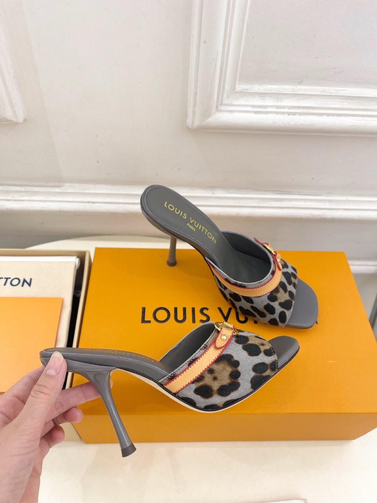 Босоножки фото 4