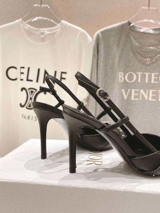 Босоножки фото 7