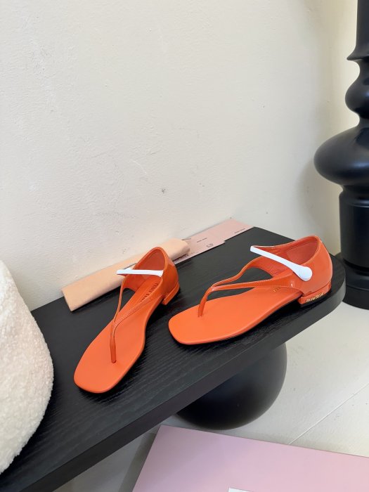 Босоножки фото 3