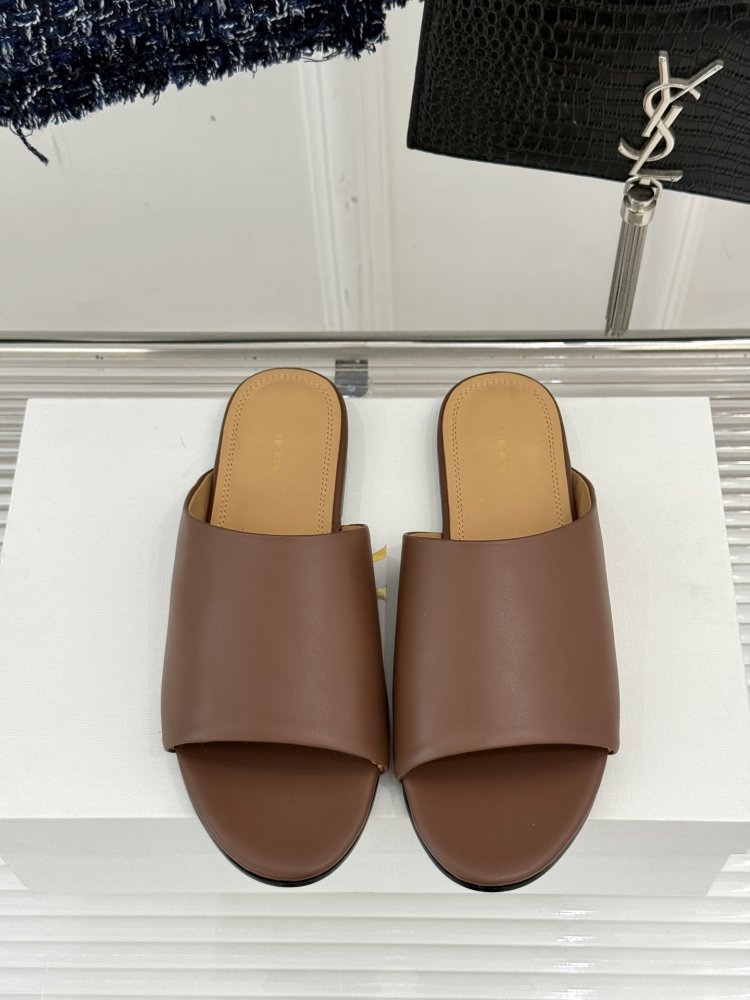 Шлепанцы женские фото 4