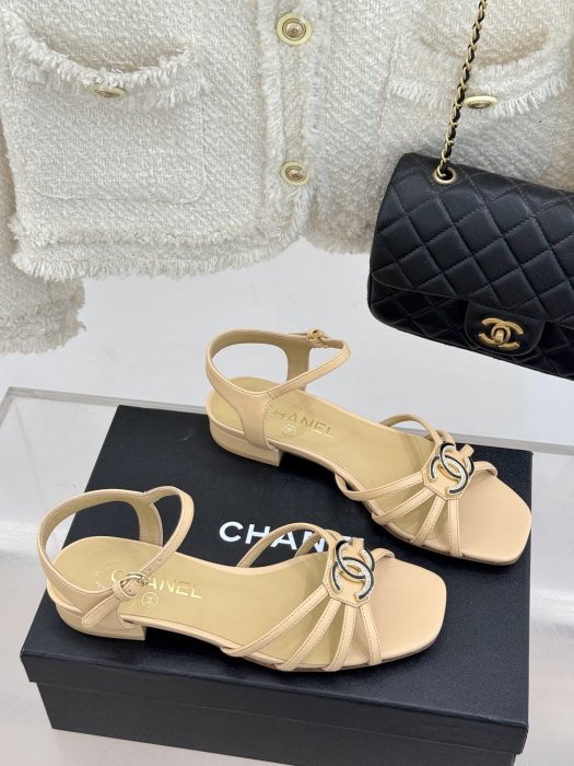 Босоножки фото 3