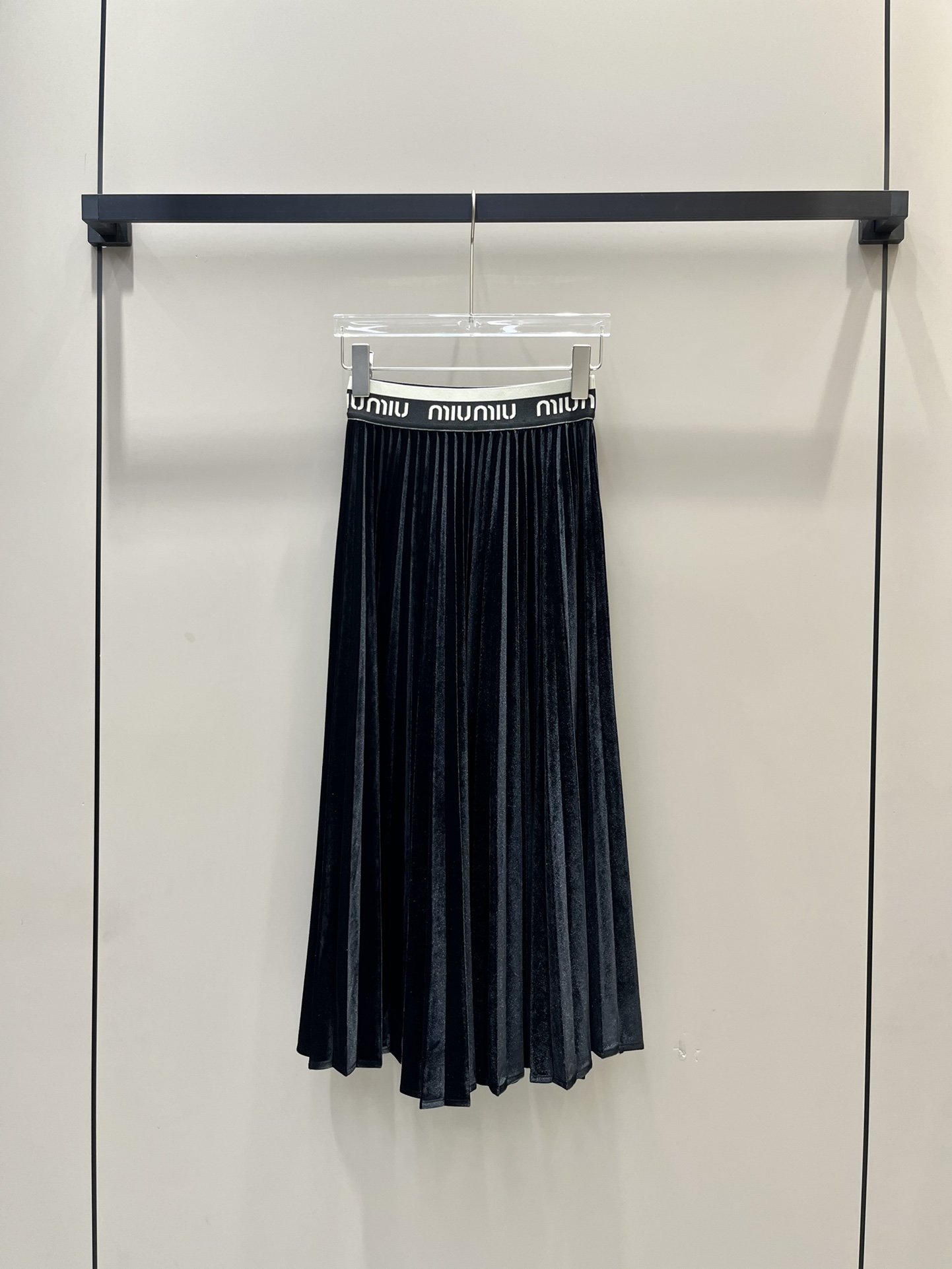 Skirt pleated velvet secondary length