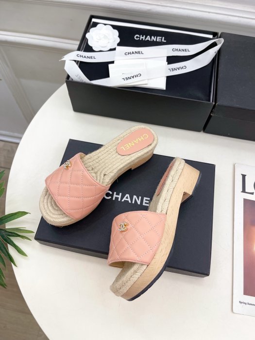 Шлепанцы женские фото 3