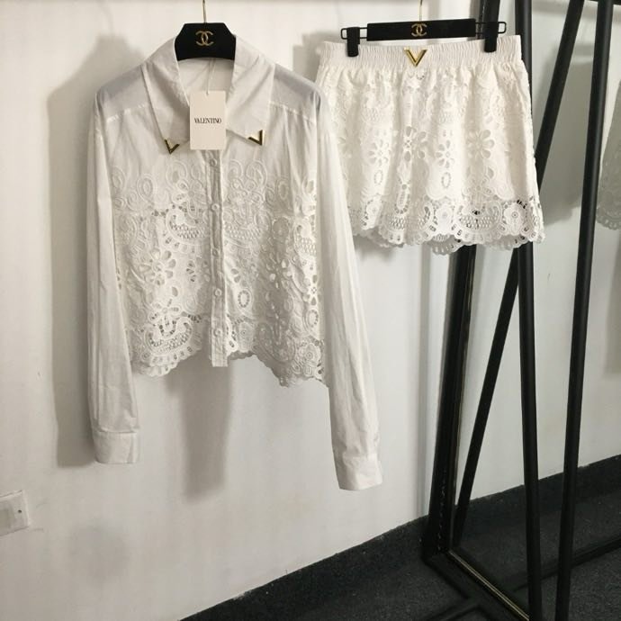 Костюм женский