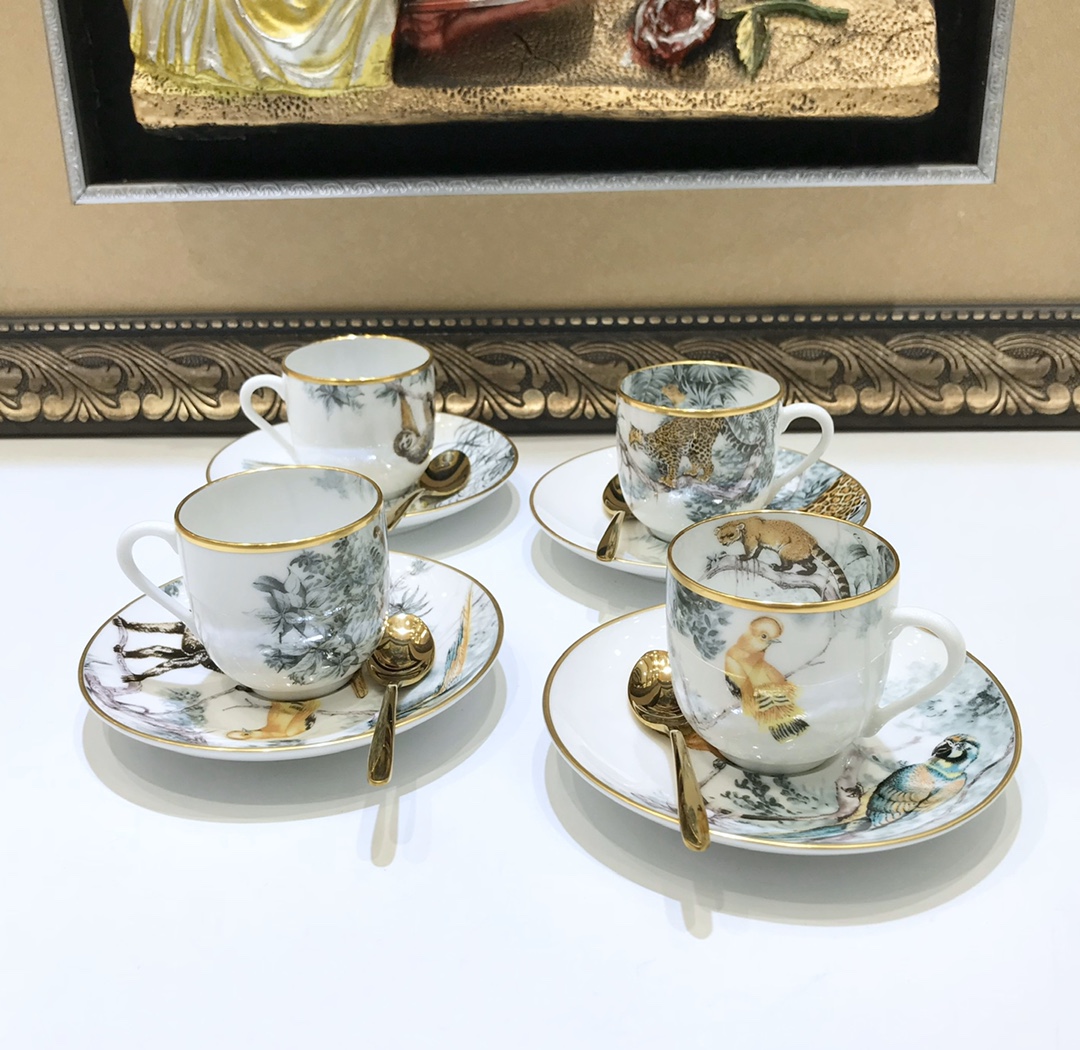 Tea set on 4 person of bone porcelain фото 3