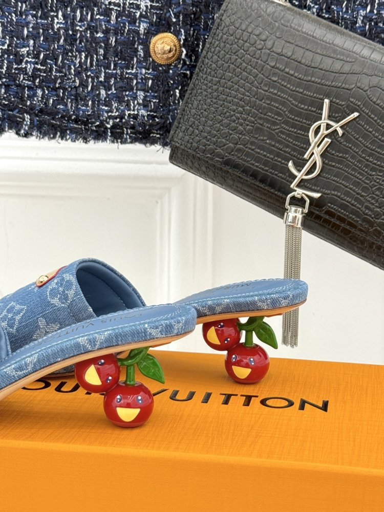 Босоножки фото 6