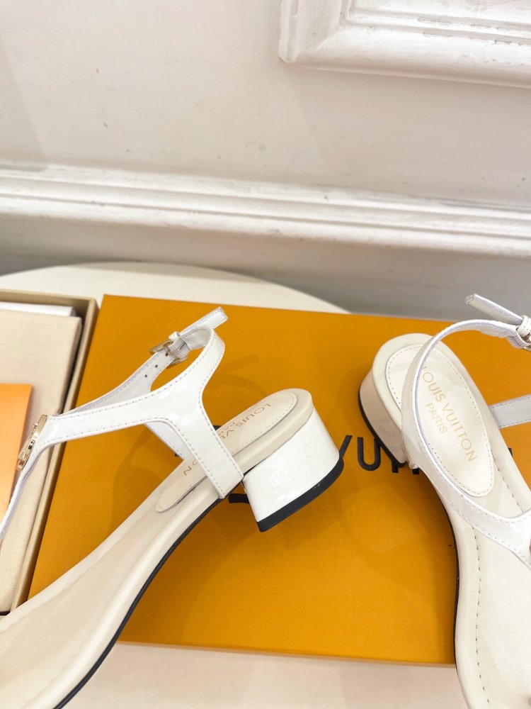 Сандалии женские фото 7