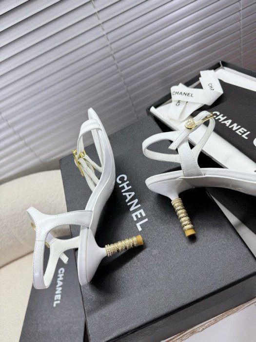 Босоножки фото 3