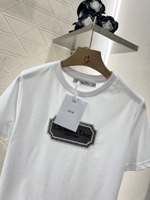 T-shirt women's фото 3