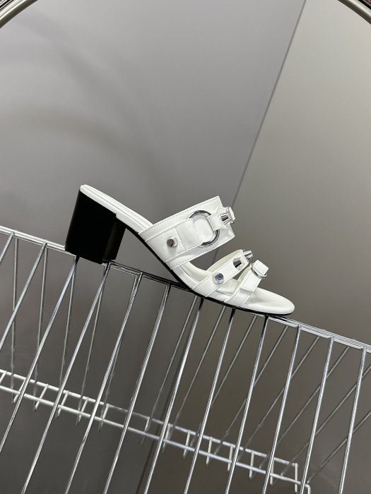 Босоножки фото 5