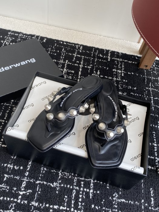 Шльопанці жіночі фото 5