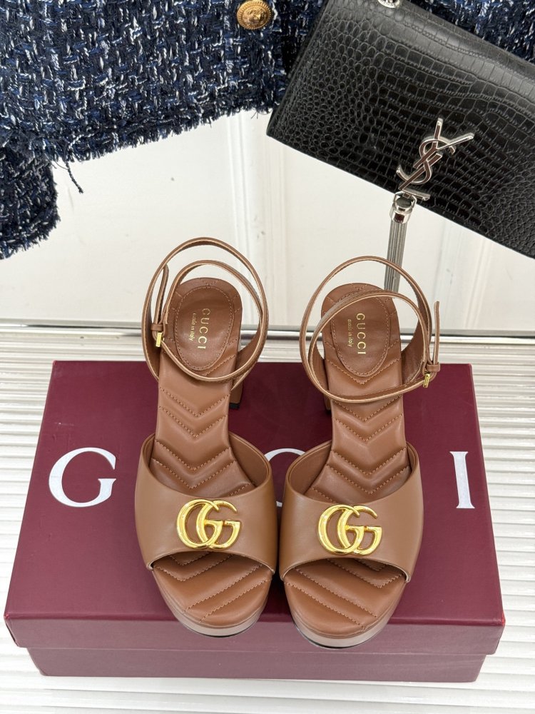 Босоножки фото 4