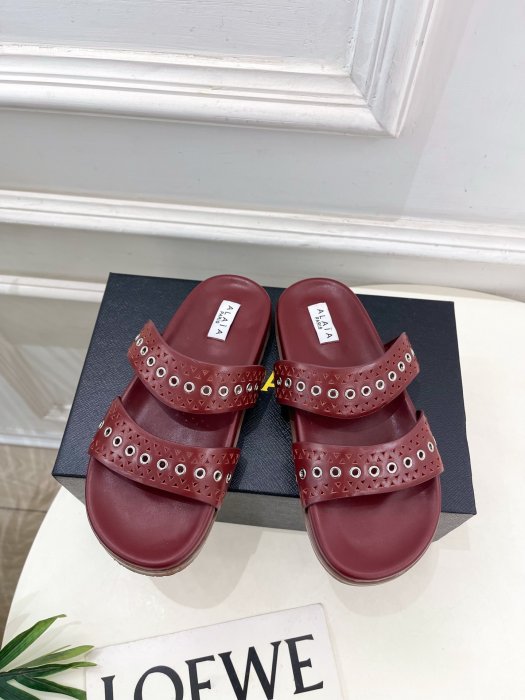 Шлепанцы женские