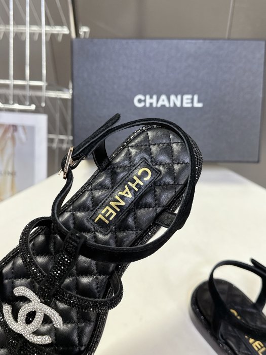 Сандалі жіночі фото 8