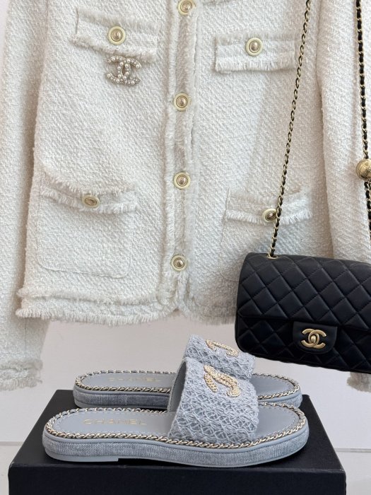 Шлепанцы женские