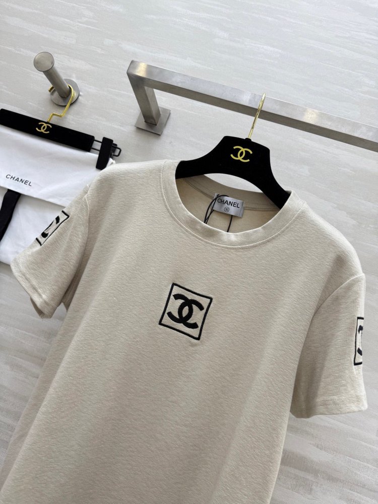 Футболка жіноча фото 2