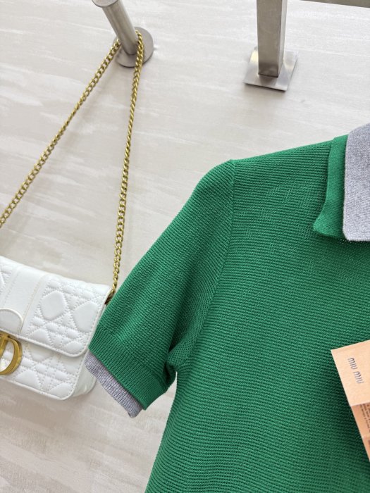 Футболка жіноча фото 3