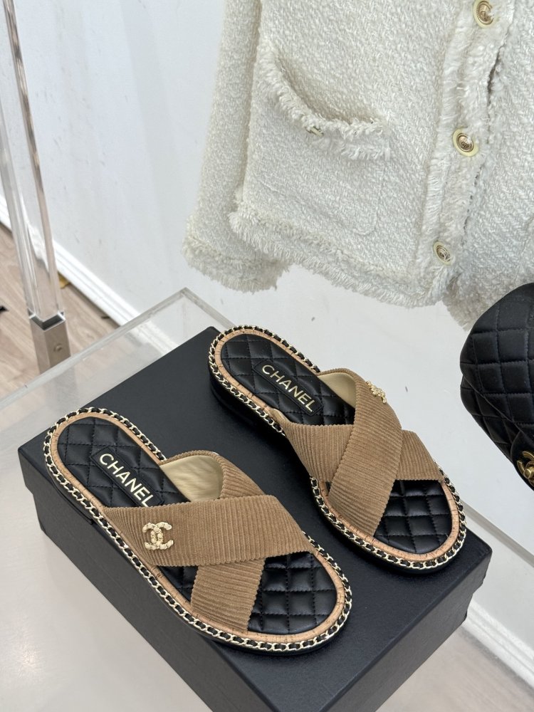 Шльопанці жіночі фото 3