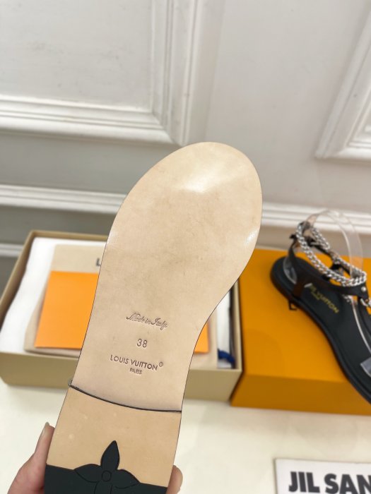 Босоножки фото 9