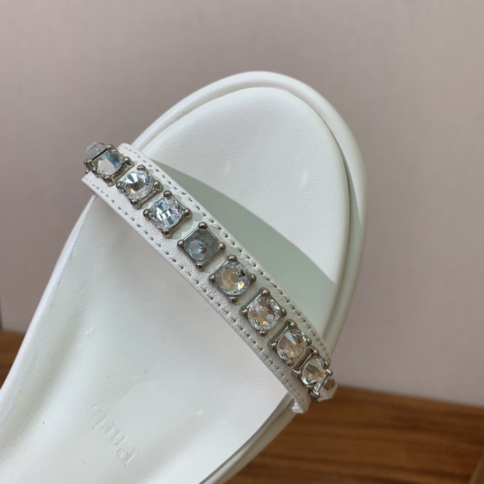 Босоножки фото 7