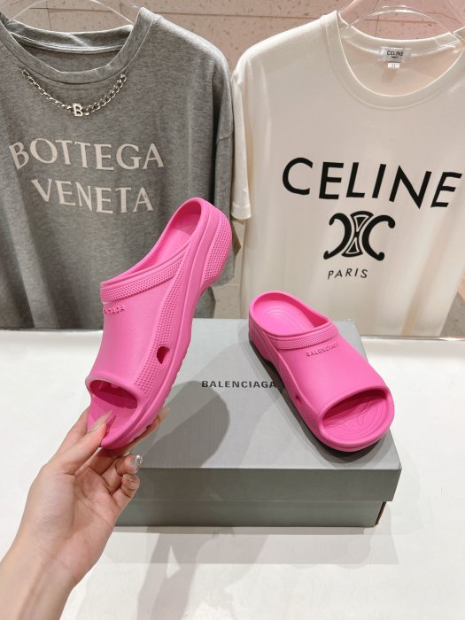 Шлепанцы фото 4