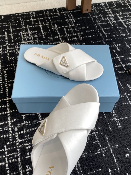 Шлепанцы фото 6