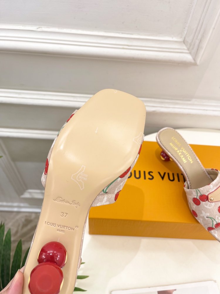 Босоножки фото 9