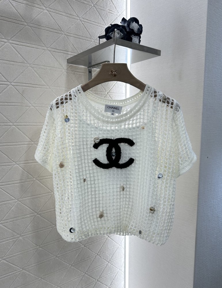 Футболка жіноча