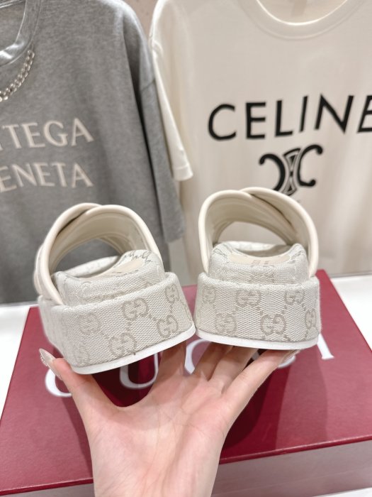 Шлепанцы фото 8