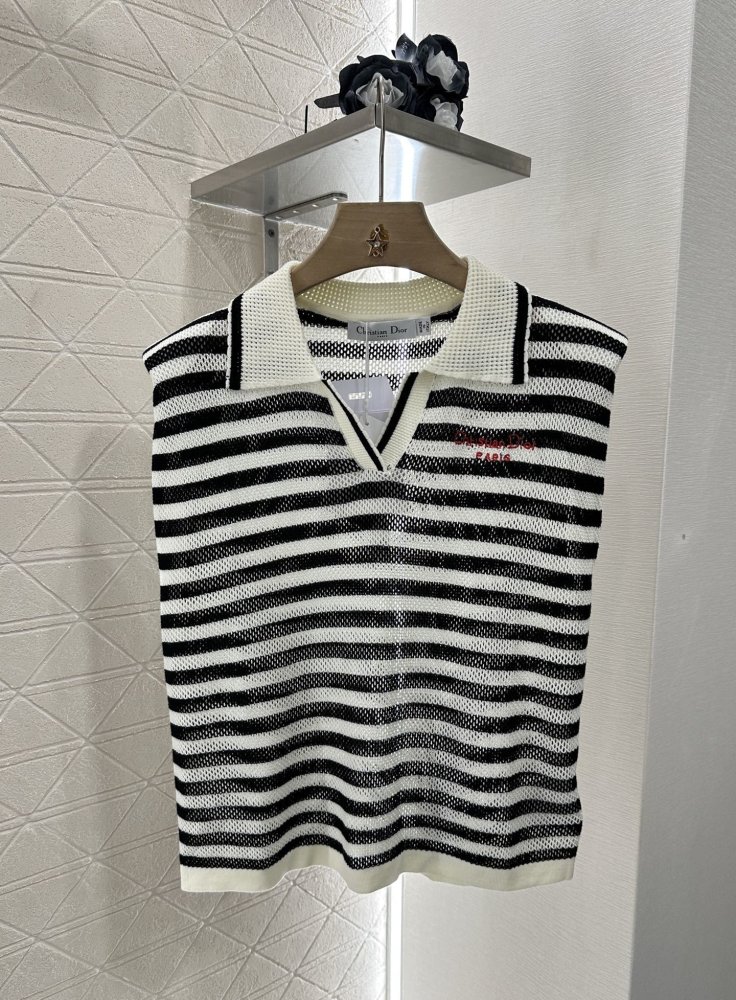 Футболка жіноча