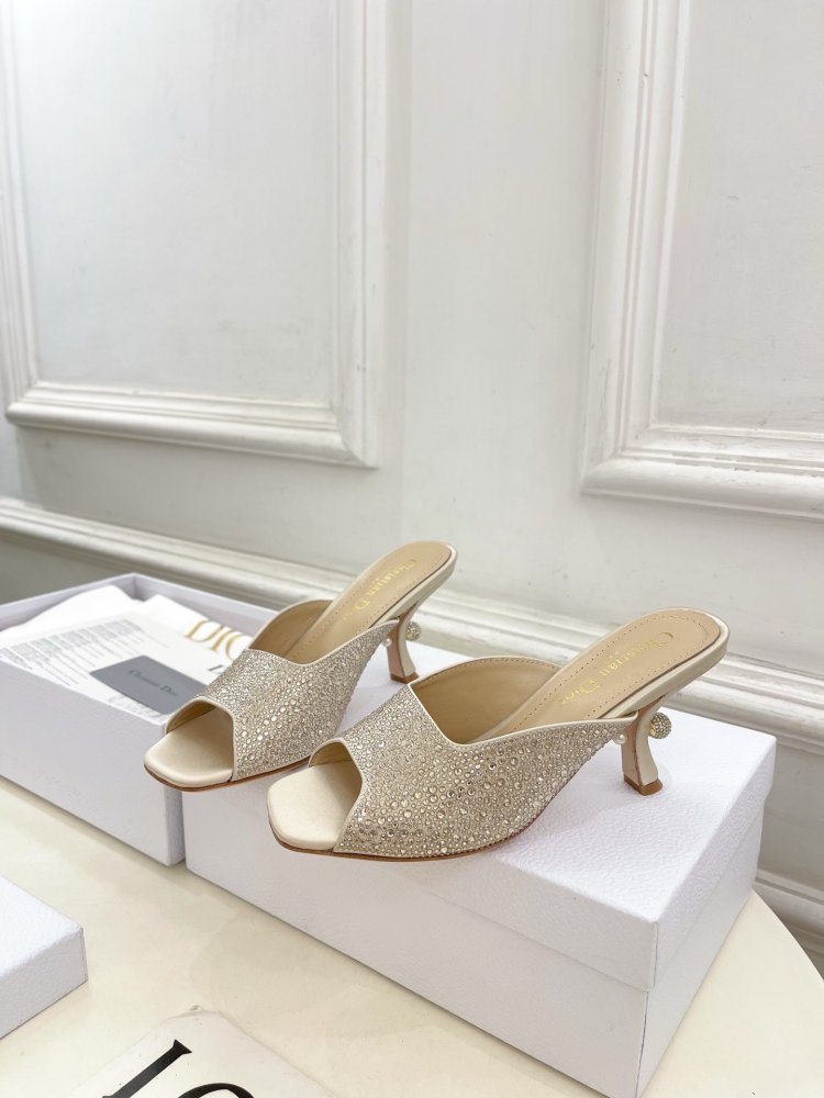 Босоножки фото 3