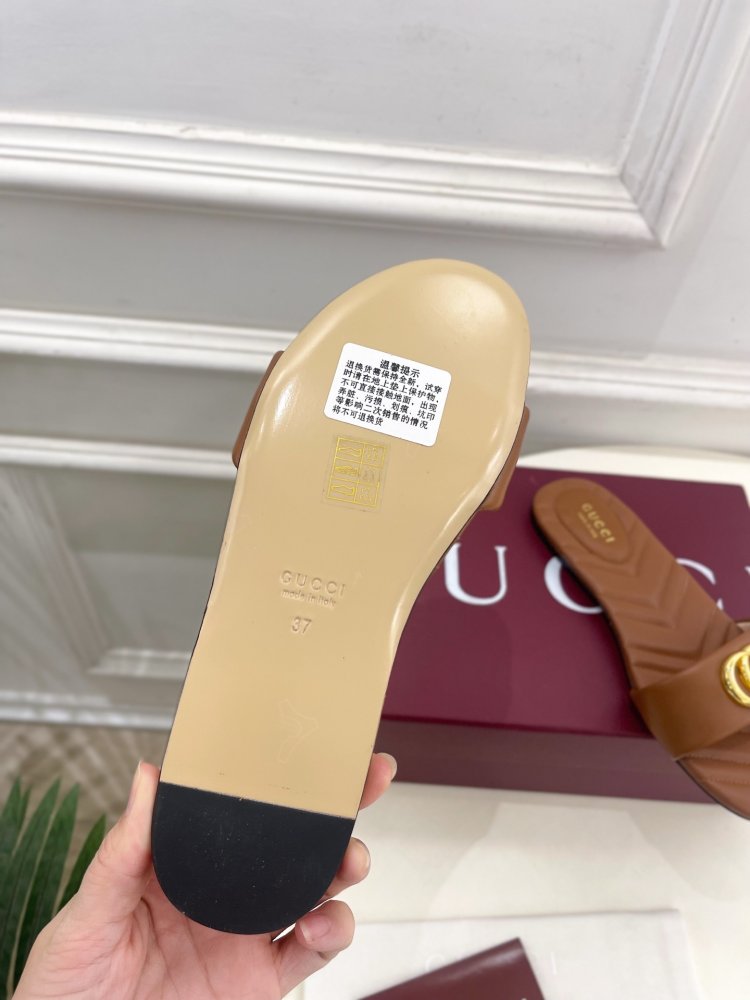 Шльопанці жіночі фото 9