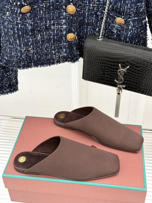 Шлепанцы фото 3