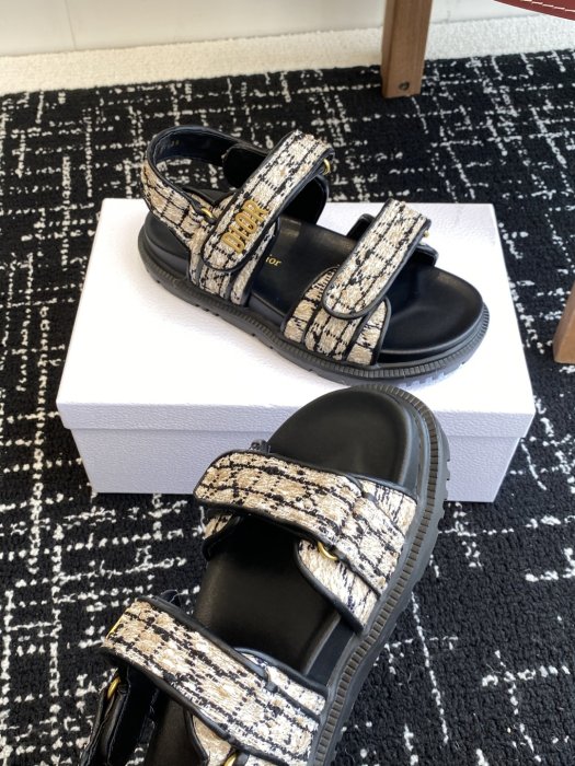 Сандалі жіночі фото 6