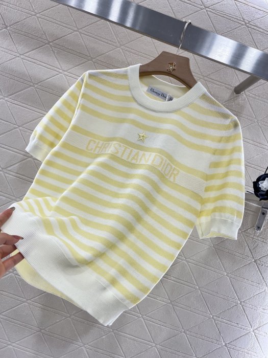 T-shirt women's фото 6