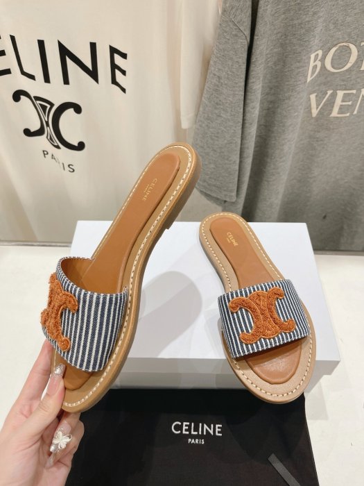 Шлепанцы женские фото 2