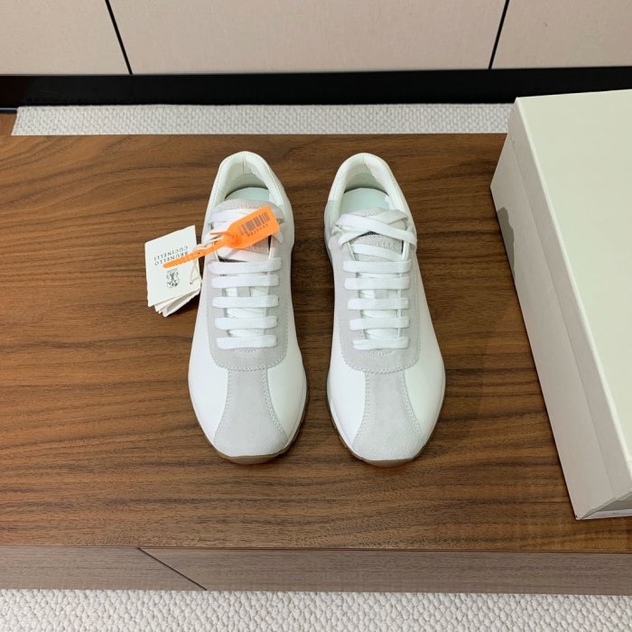 Кроссовки женские фото 2