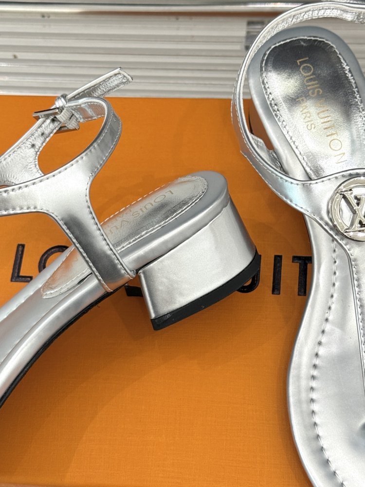 Босоножки фото 6